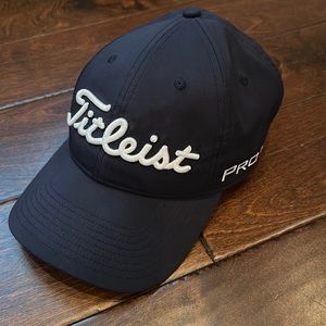 Titleist PRO V1 hat blue and white